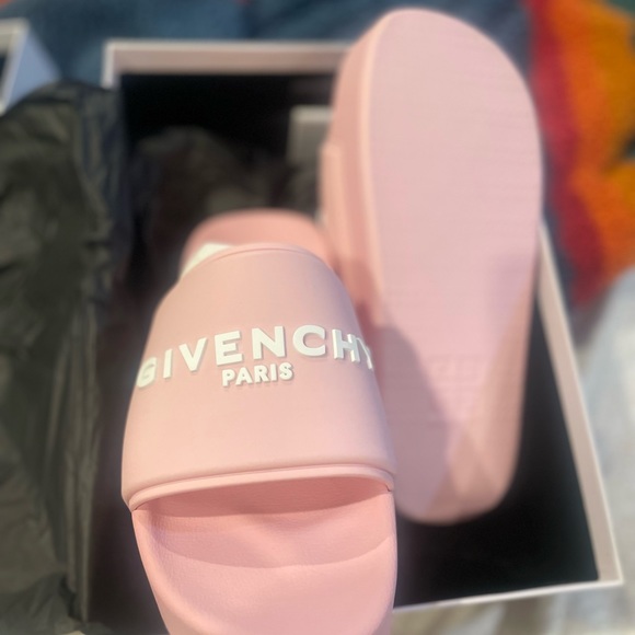 GIVENCHY Logo platform slides NEW - Picture 9 of 9